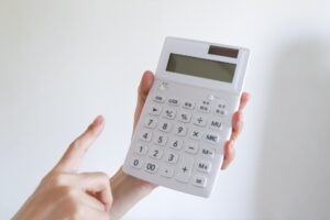 自動ドアが勝手に開く故障を修理してもらう場合の費用相場