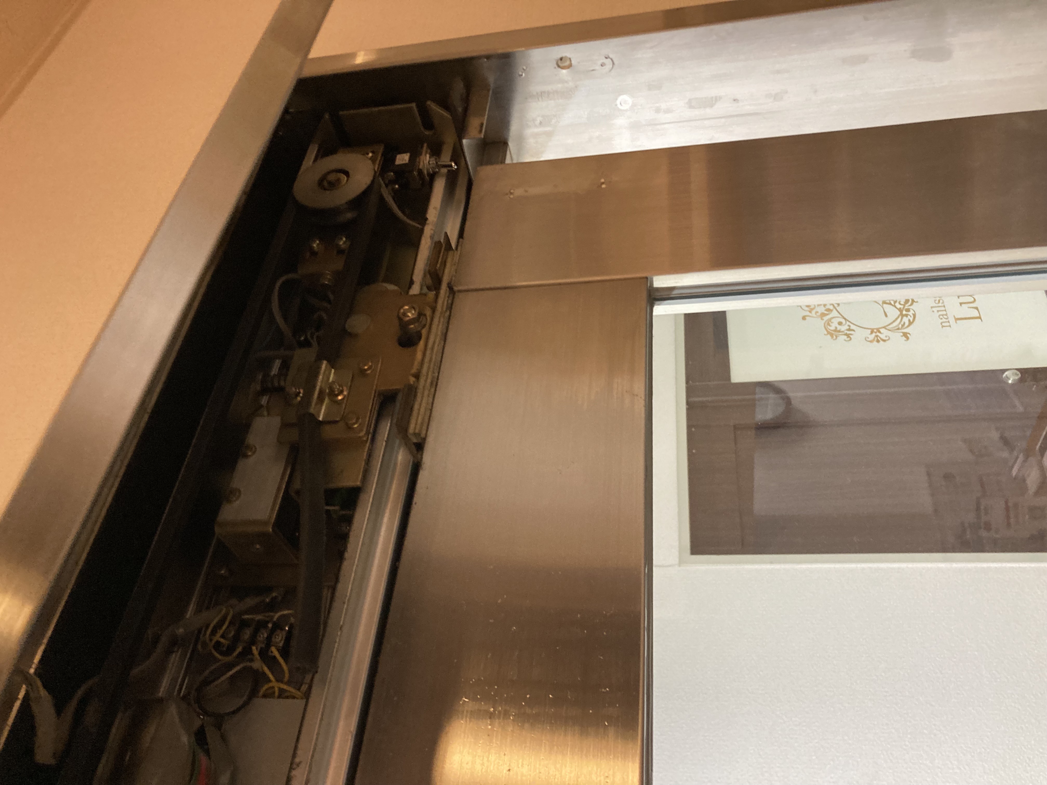 G.O の自動ドア施工事例